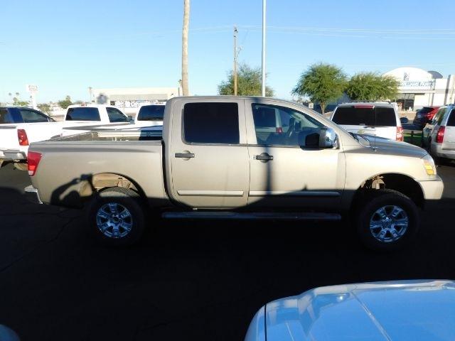 Nissan Titan LE Crew Cab 2WD 2006