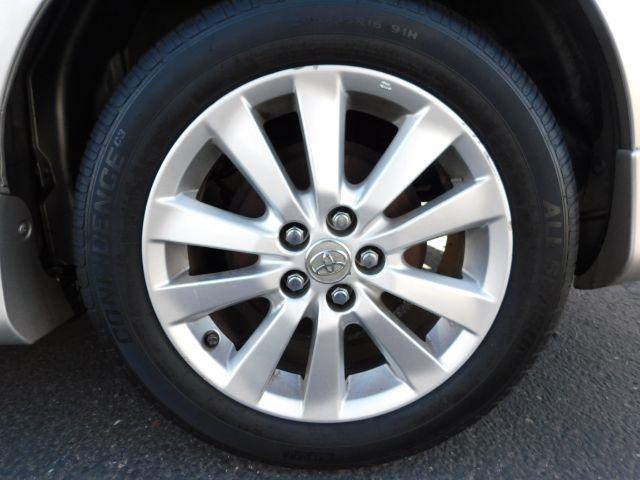 Toyota Corolla 4dr Sdn Man (Natl) 2009