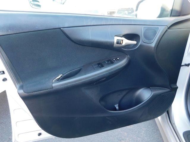 Toyota Corolla 4dr Sdn Man (Natl) 2009