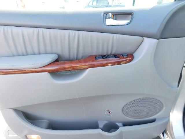 Toyota Sienna 5dr XLE FWD (Natl) 2004