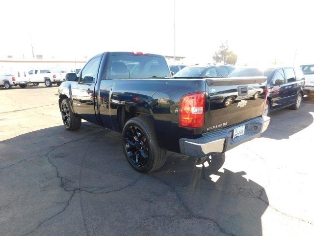 Chevrolet Silverado 1500 2WD Reg Cab 119.0" Work Truck 2009