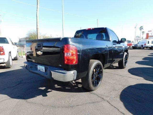 Chevrolet Silverado 1500 2WD Reg Cab 119.0" Work Truck 2009