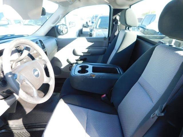 Chevrolet Silverado 1500 2WD Reg Cab 119.0" Work Truck 2009