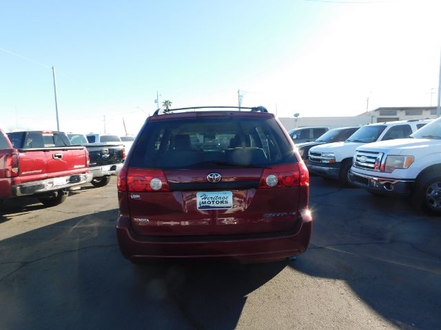 Toyota Sienna 5dr 7-Passenger Van CE FWD (Natl) 2007