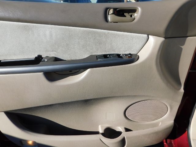 Toyota Sienna 5dr 7-Passenger Van CE FWD (Natl) 2007