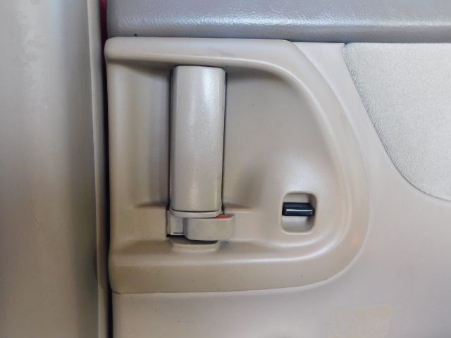 Toyota Sienna 5dr 7-Passenger Van CE FWD (Natl) 2007