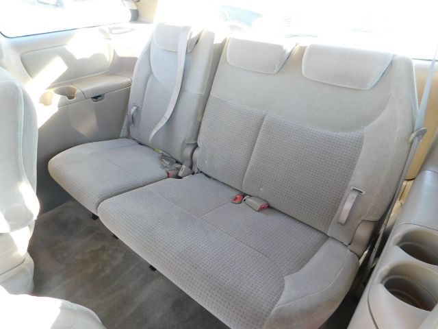 Toyota Sienna 5dr 7-Passenger Van CE FWD (Natl) 2007