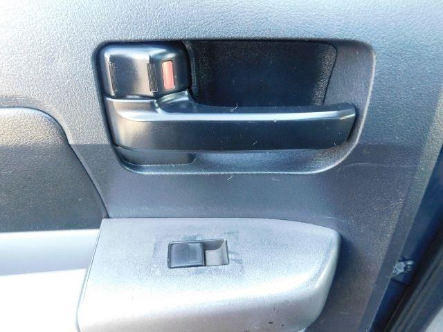 Toyota Tundra 4WD Truck Dbl 4.6L V8 6-Spd AT (Natl) 2010