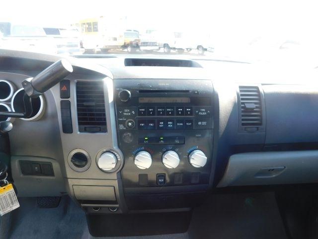 Toyota Tundra 4WD Truck Dbl 4.6L V8 6-Spd AT (Natl) 2010