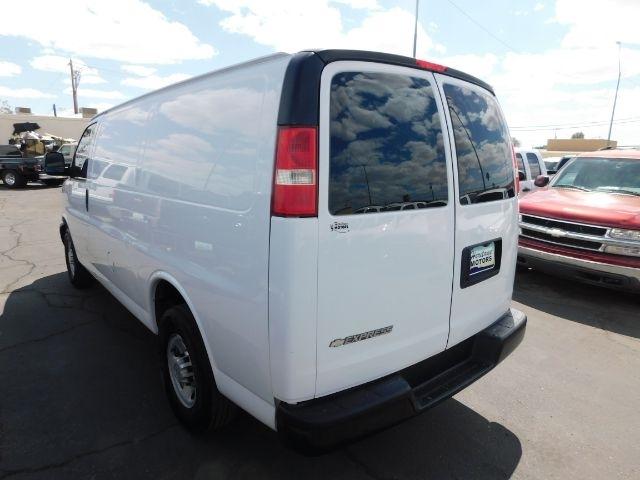 Chevrolet Express Cargo Van RWD 2500 135" 2013