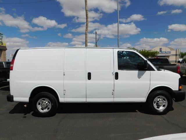 Chevrolet Express Cargo Van RWD 2500 135" 2013