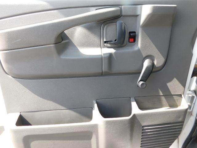 Chevrolet Express Cargo Van RWD 2500 135" 2013