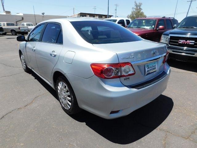 Toyota Corolla 4dr Sdn Man L (Natl) 2013