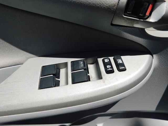 Toyota Corolla 4dr Sdn Man L (Natl) 2013