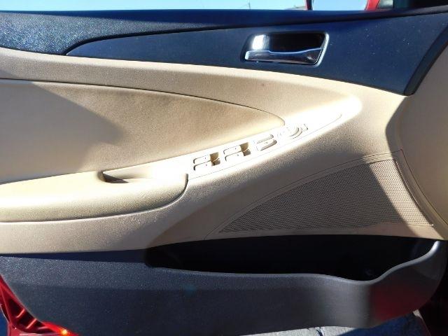 Hyundai Sonata 4dr Sdn 2.4L Auto GLS 2011