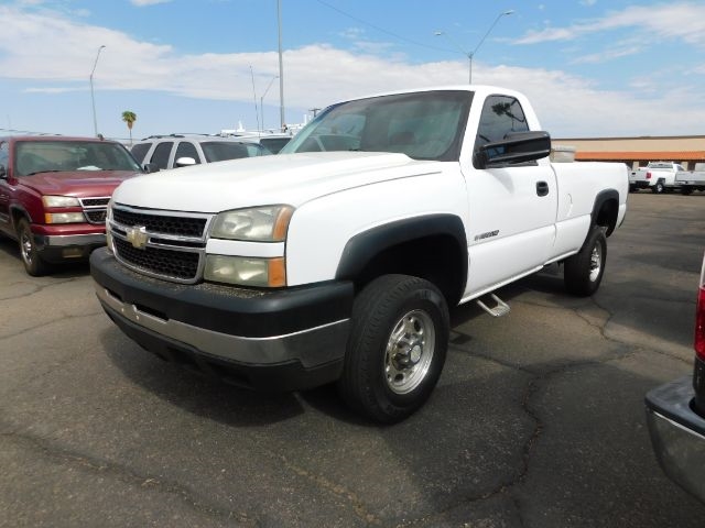 Chevrolet Silverado 2500HD Reg Cab 133" WB Work Truck 2005 Chevrolet Silverado 2500HD Reg Cab 133" WB Work Truck 2005