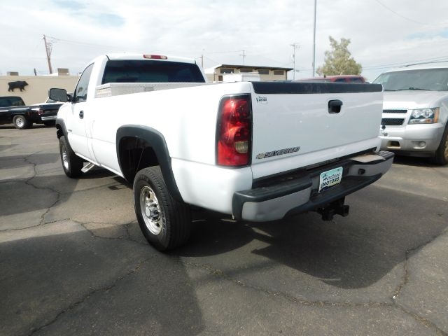 Chevrolet Silverado 2500HD Reg Cab 133" WB Work Truck 2005 Chevrolet Silverado 2500HD Reg Cab 133" WB Work Truck 2005