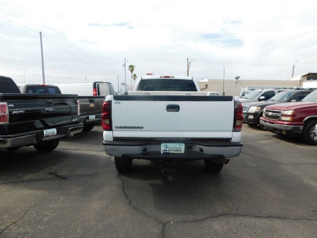 Chevrolet Silverado 2500HD Reg Cab 133" WB Work Truck 2005 Chevrolet Silverado 2500HD Reg Cab 133" WB Work Truck 2005