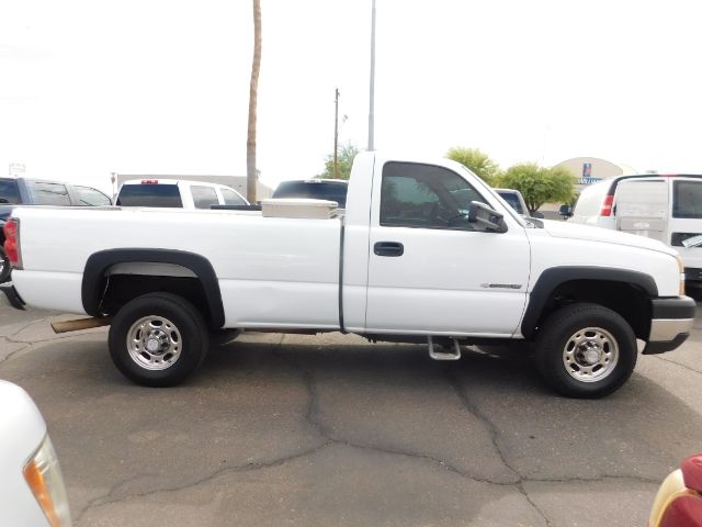 Chevrolet Silverado 2500HD Reg Cab 133" WB Work Truck 2005 Chevrolet Silverado 2500HD Reg Cab 133" WB Work Truck 2005