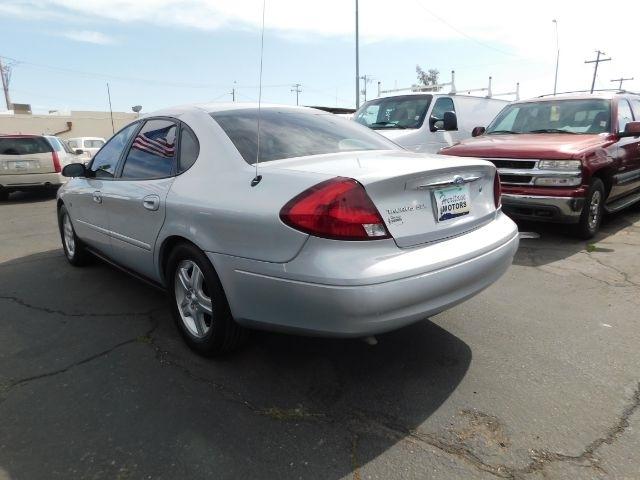 Ford Taurus 4dr Sdn SEL 2001