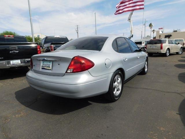 Ford Taurus 4dr Sdn SEL 2001
