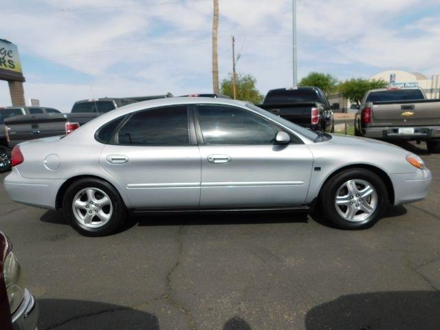 Ford Taurus 4dr Sdn SEL 2001