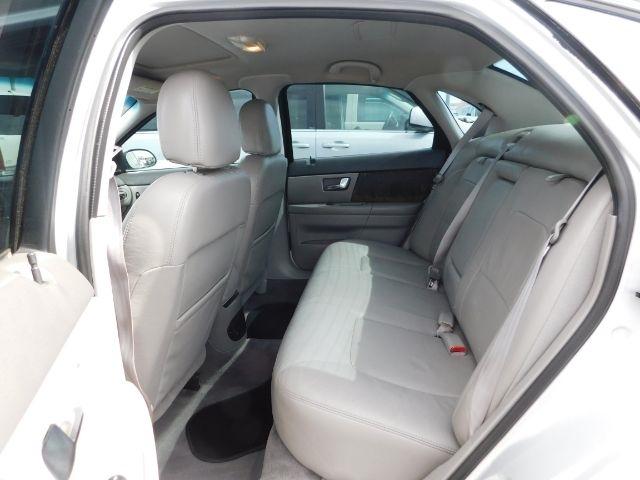 Ford Taurus 4dr Sdn SEL 2001
