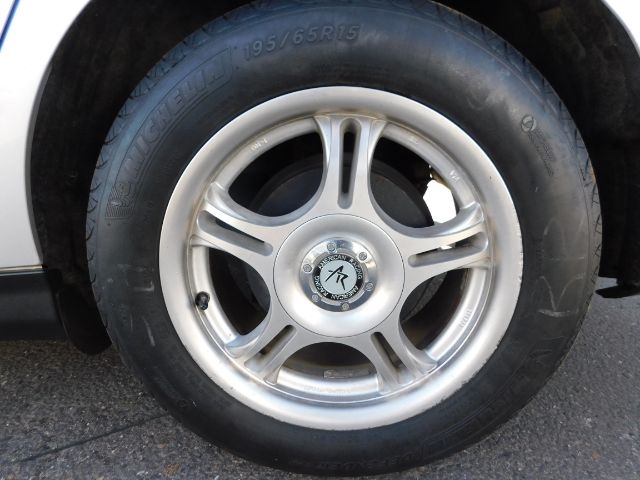 Ford Focus 4dr Sdn S 2013