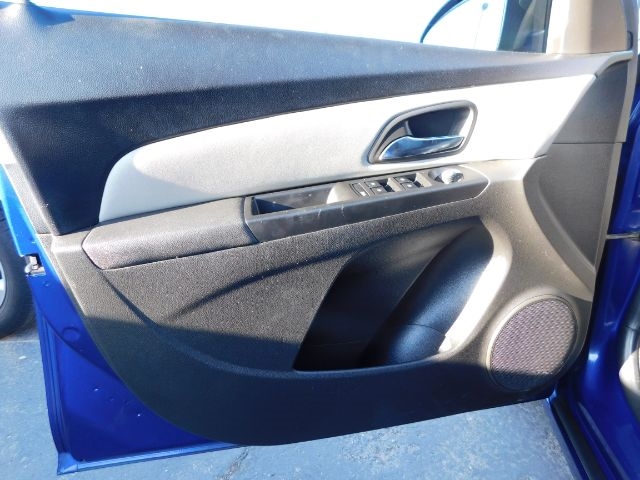 Chevrolet Cruze 4dr Sdn LS 2012