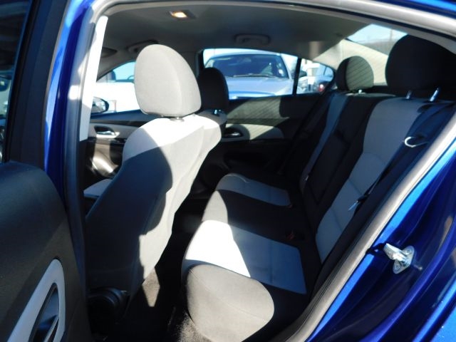 Chevrolet Cruze 4dr Sdn LS 2012