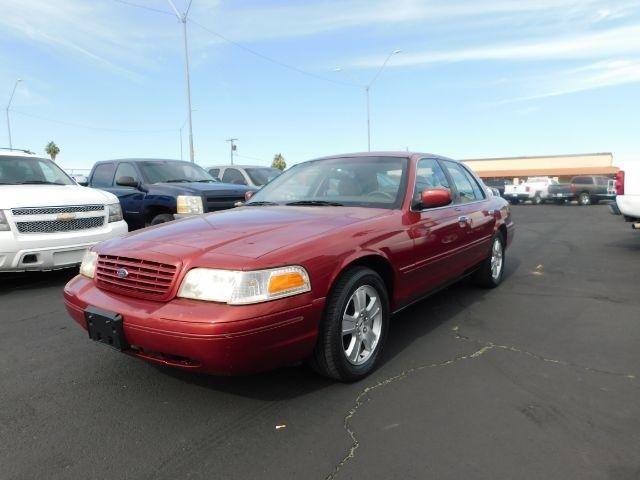 Ford Crown Victoria 4dr Sdn LX 2003