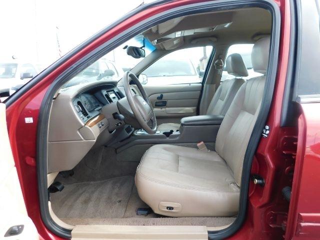 Ford Crown Victoria 4dr Sdn LX 2003