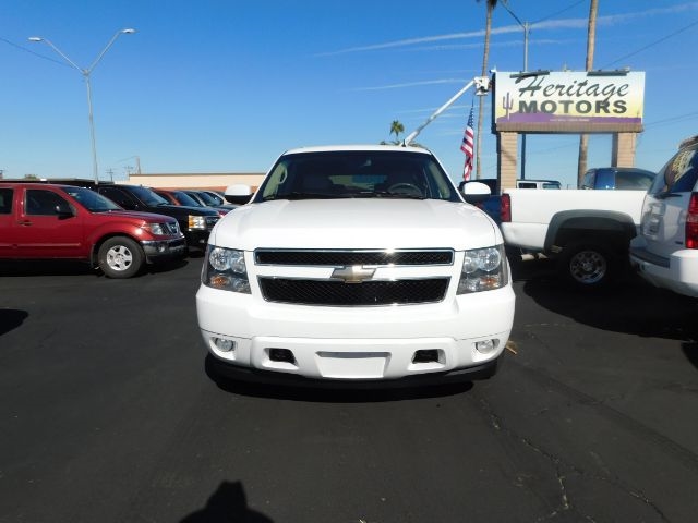 Chevrolet Suburban 4WD 4dr 1500 LT 2010