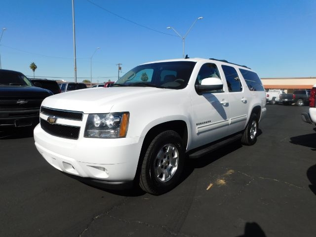 Chevrolet Suburban 4WD 4dr 1500 LT 2010