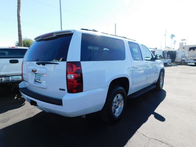 Chevrolet Suburban 4WD 4dr 1500 LT 2010