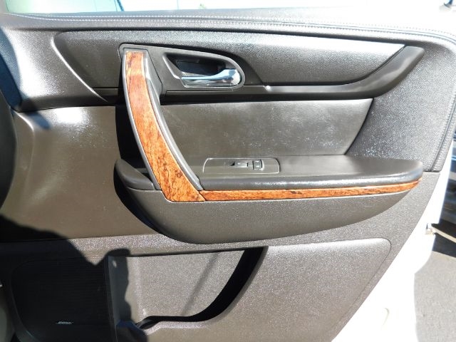 Chevrolet Traverse FWD 4dr LTZ 2013