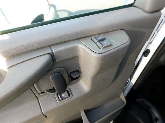 Chevrolet Express Passenger 3500 155" WB RWD 2003