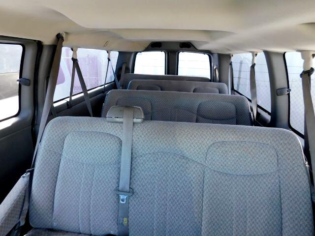 Chevrolet Express Passenger 3500 155" WB RWD 2003