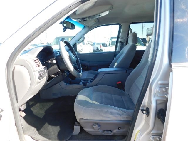 Ford Explorer 4dr 114" WB 4.6L XLT 4WD 2005
