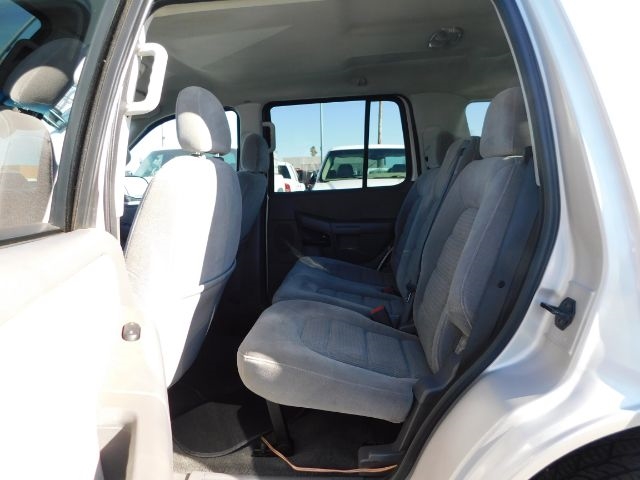 Ford Explorer 4dr 114" WB 4.6L XLT 4WD 2005