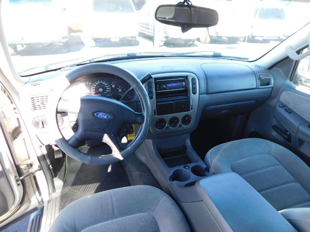 Ford Explorer 4dr 114" WB 4.6L XLT 4WD 2005