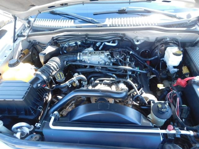 Ford Explorer 4dr 114" WB 4.6L XLT 4WD 2005