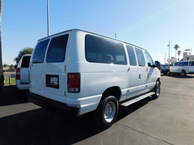 Ford Econoline Wagon E-350 Super Duty XL 2014