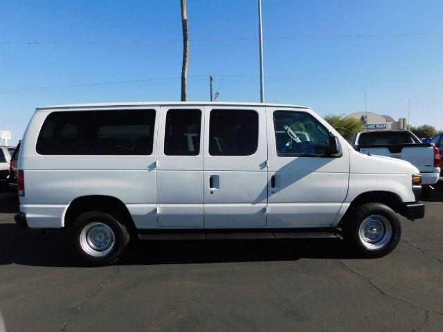Ford Econoline Wagon E-350 Super Duty XL 2014