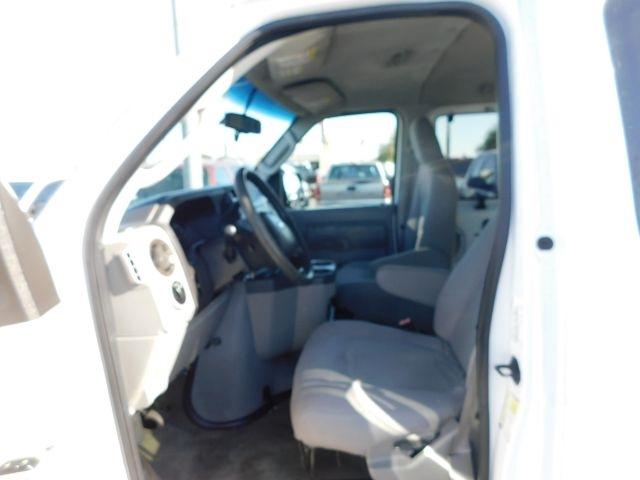 Ford Econoline Wagon E-350 Super Duty XL 2014