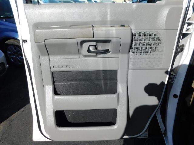 Ford Econoline Wagon E-350 Super Duty XL 2014