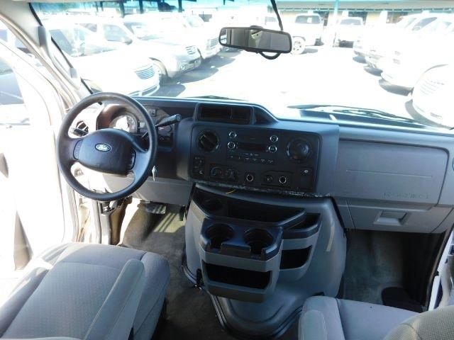 Ford Econoline Wagon E-350 Super Duty XL 2014