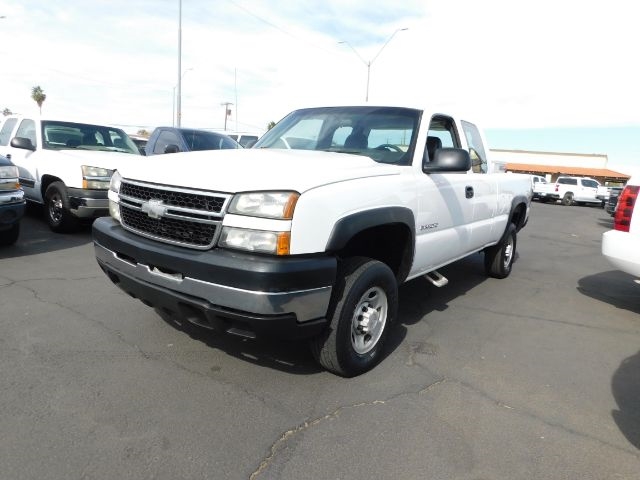 Chevrolet Silverado 2500HD Ext Cab 143.5" WB 4WD Work Truck 2006
