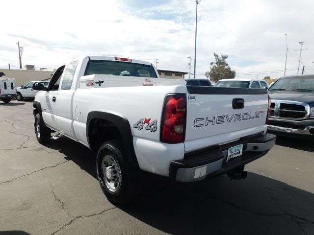 Chevrolet Silverado 2500HD Ext Cab 143.5" WB 4WD Work Truck 2006