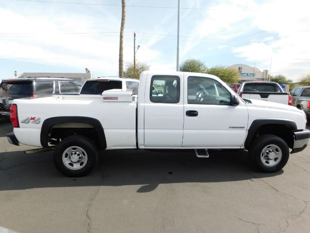 Chevrolet Silverado 2500HD Ext Cab 143.5" WB 4WD Work Truck 2006
